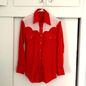 Vintage red and white cowboy shirt with square snaps!